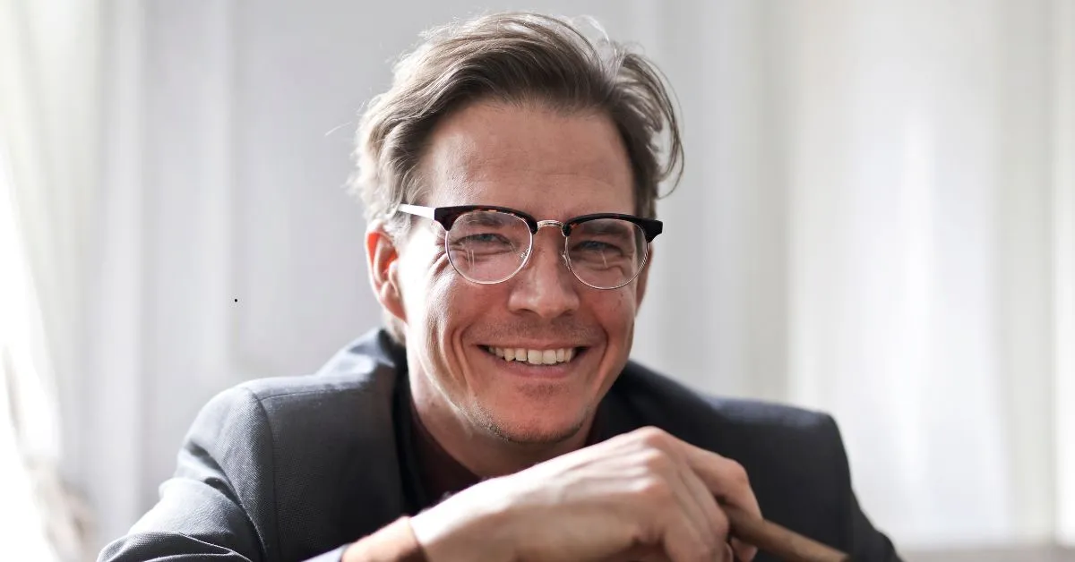 Divórcio grisalho após os 50 anos com foco em partilha de bens, aposentadoria e acordos financeiros