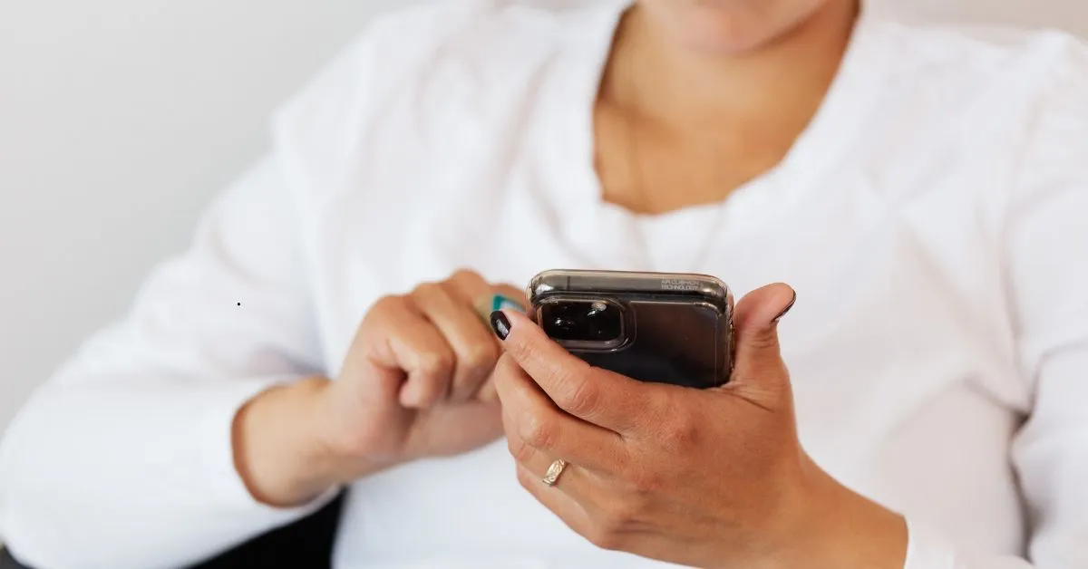 Divórcio e provas digitais com uso de mensagens e celular para coleta de evidências no processo