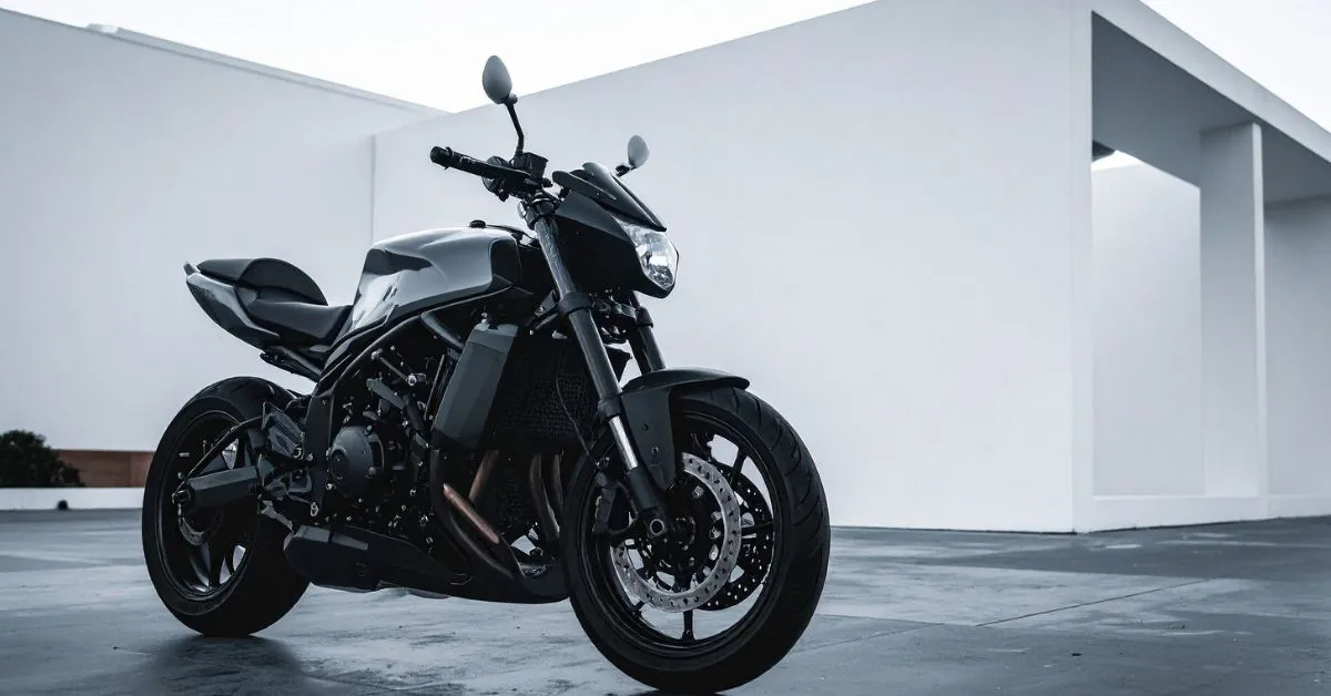 Veículo moto de alto padrão representando divisão de bens móveis no divórcio